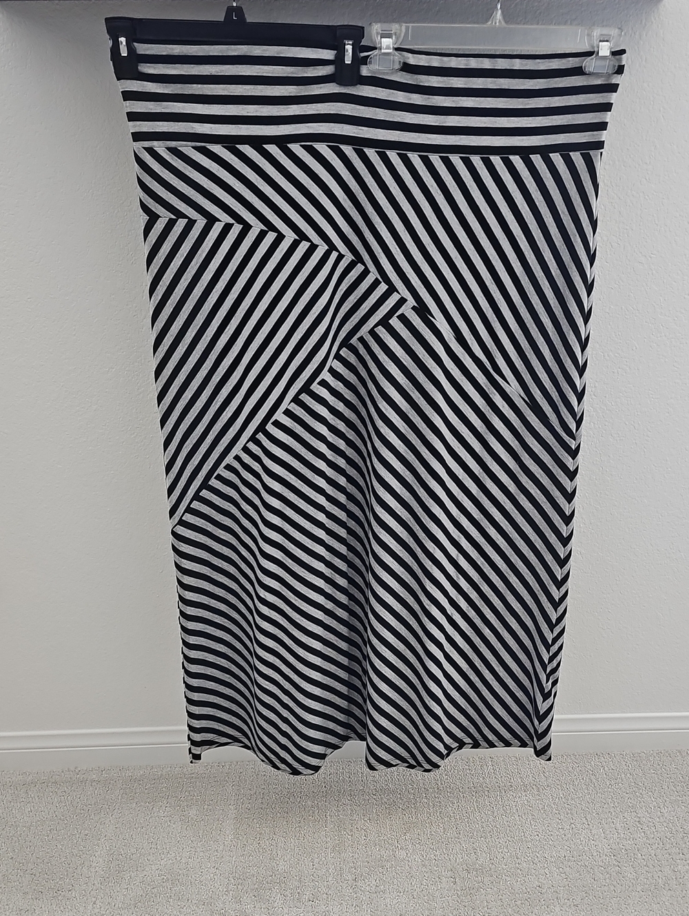 Pure Energy Womens 3X Black Gray Geometric Chevron Mixed Stripe Maxi Skirt